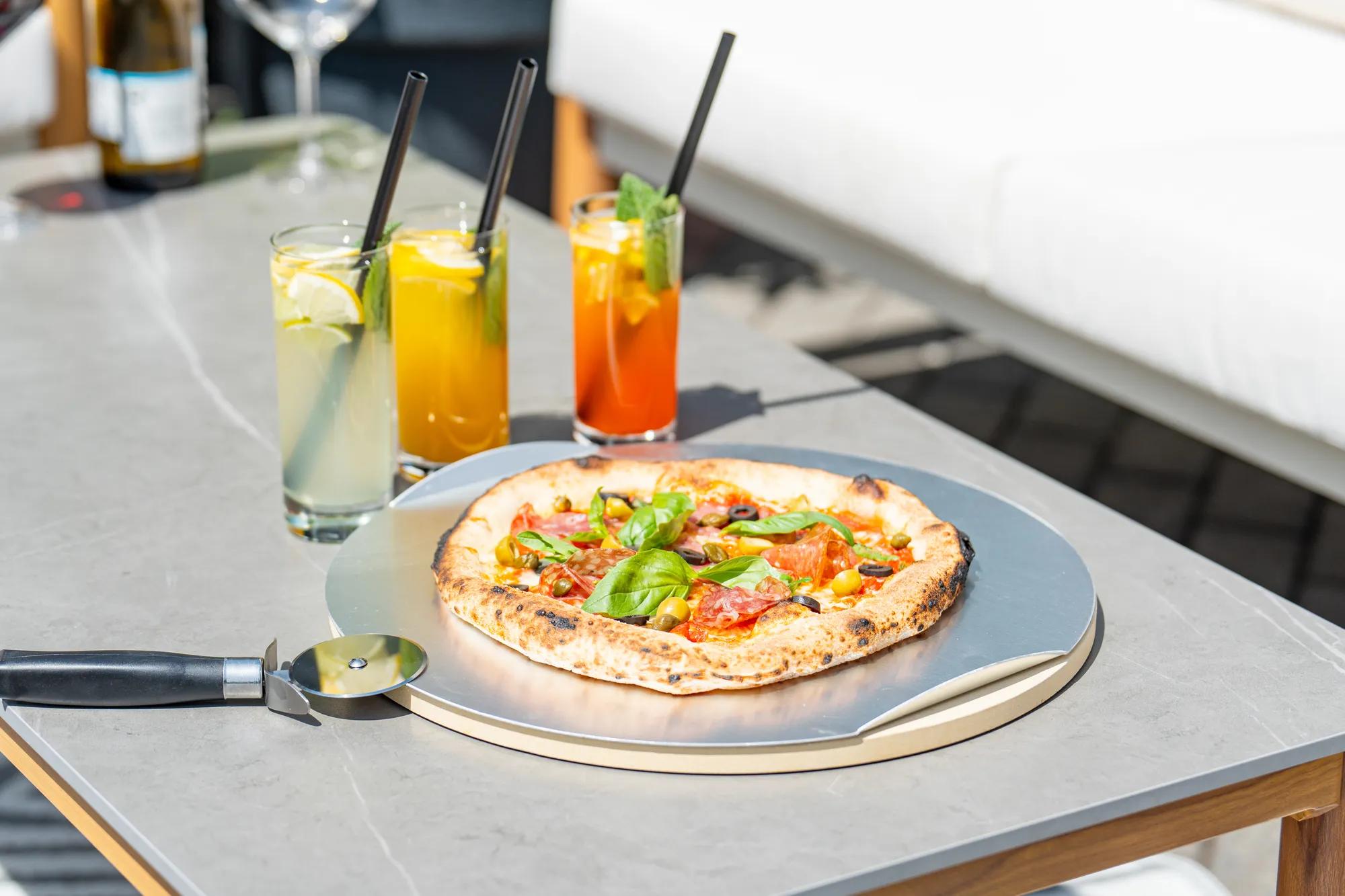 Kamień do pizzy AE501 z aluminiową tacką - zdjęcie 4